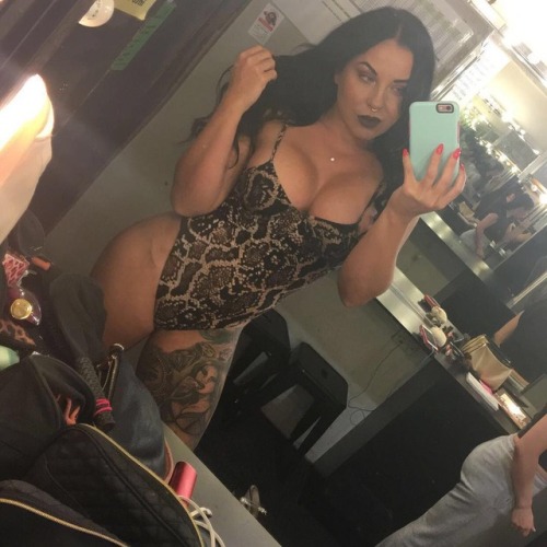 stripper-locker-room:  https://www.instagram.com/siara1209/