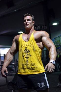 muscle-addicted:  Calum von Moger 