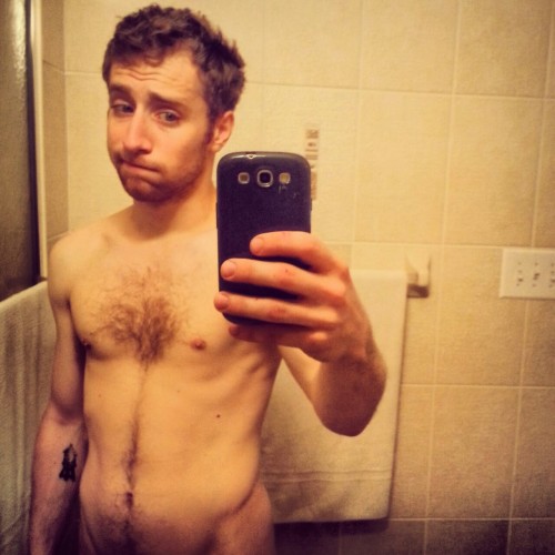 otter-of-the-arts:  Dat 5 o clock shadow. 