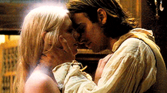A Guide To Charlie Cox's Kissing Method: