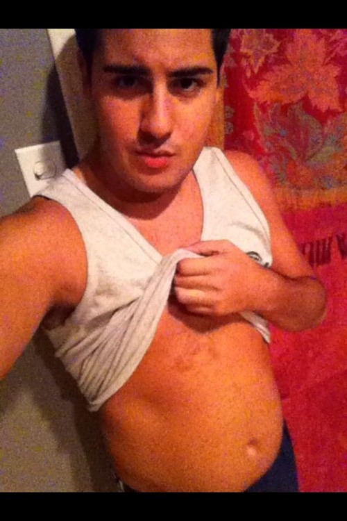 fatboyevan:  Thanks for all the support! If I get to 200 followers, I’ll put a vid up. Enjoy :)