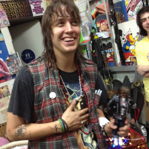 burgerrecords:THANK YOU SO MUCH TO Julian Casablancas WHO SPENT MORE THAN 6 HOURS MEETING & GREE