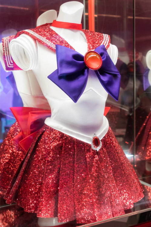 landofanimes:Sailor Mars fuku used at Shining Moon Tokyo, Sailor Moon’s own show restaurant (o