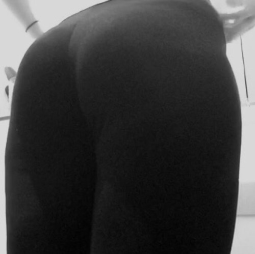 Sex swedishpornblogger:  Round ass girl in spandex pictures