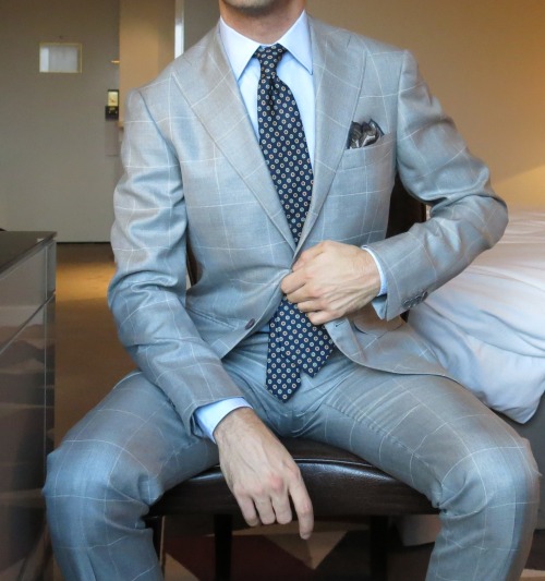 Ring Jacket suit Bespoke Courtot shirt Drake&rsquo;s tie Roda PS