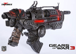 gamefreaksnz:  Gears of War HammerBurst Prop