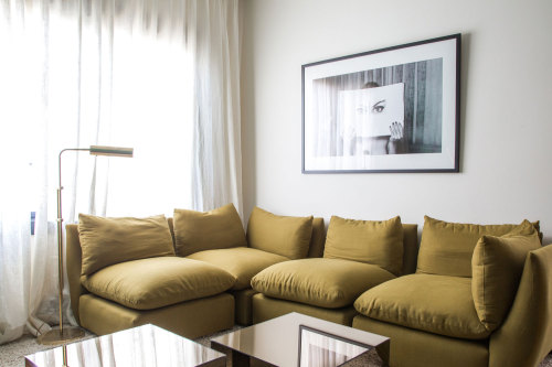 {Cool eclectic, downtown LA vibe… casual and comfortable-looking! This is actually images of 
