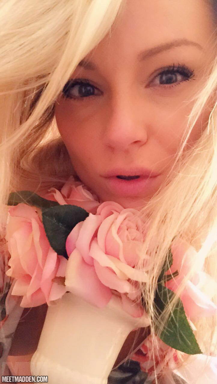 meetmaddenthree: Meet Madden… The One and Only Some of her BEST Selfies In… Roses
