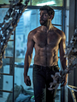 geekerguy82:  Goddamn, goddamn, goddamn!!! Since it’s a big Hollywood movie, I love he didn’t feel the need or wasn’t told to shave his body. 😁