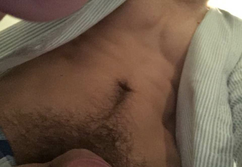 countryboysgonewild:  100 notes and I’ll post a video of him cumming  Hot! I wanna see it!