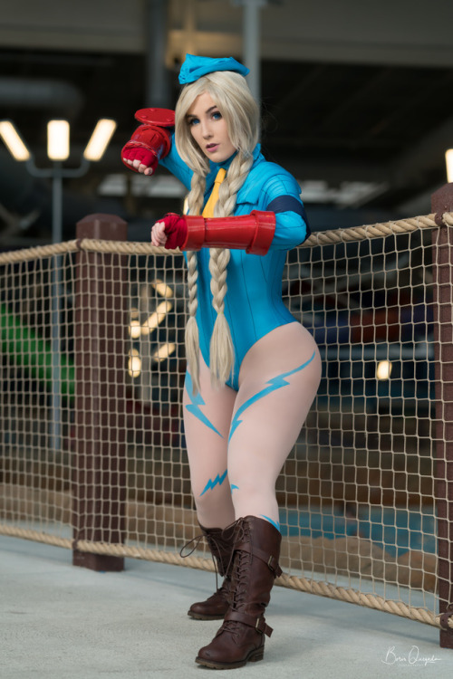 me as Alpha Cammy ! I didn’t make the leotard, I got it from Ali express, but made the gloves and gauntlets :3 all photos thanks to Boris Quezada taken at Colossal Con east 2017