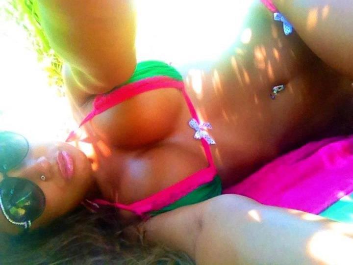 amateur-implant-pics:  @prissaydin