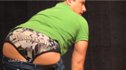 celebundiedrawer:  John Barrowman underwear appreciation post. This man rocks cartoon briefs like there is no tomorrow.