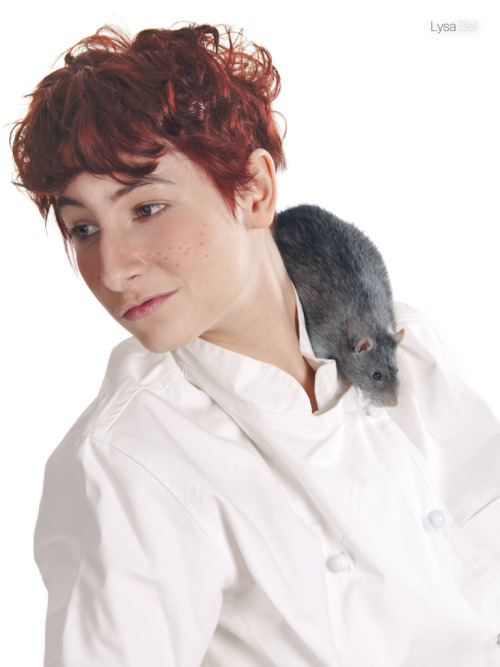 disneymoviesandfacts:Linguini and Remy cosplay!