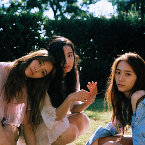 voulair:Luna, Victoria, and Krystal for 4 Walls