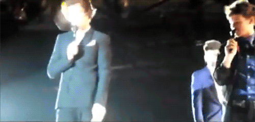 waitingupallnight41d:  Liam: I’m a ninja   Harry: I’m a cupcake    Liam: But