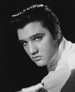 theniftyfifties:  Elvis Presley