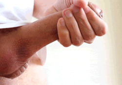 hornyaussieboy:  Just having a pull   Nice