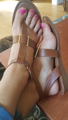 myprettywifesfeet:  Those pretty feet and toes resting on the coffee table.please comment