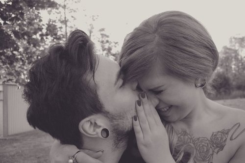 comprarpiercing:  Kissing someone with piercings feels like discovering a new Universe.