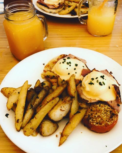 Breakfast of champions #earlybird #eggsbenedict  (at Early Bird Cafe)www.instagram.com/p/CEU
