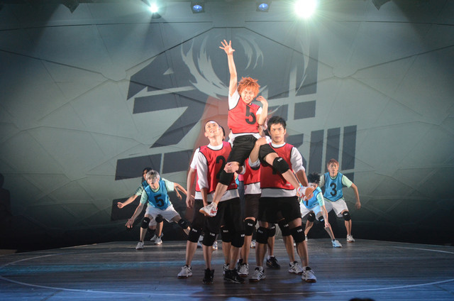 fencer-x: megumi86:  Haikyuu stage play.   So this pic: was so cool, because they