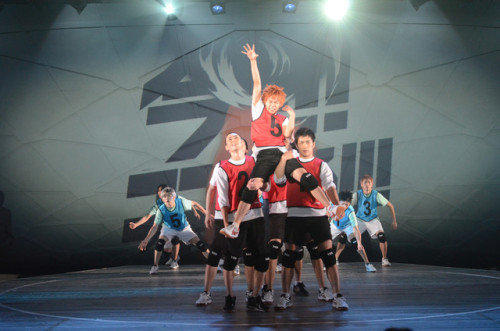 fencer-x: megumi86: Haikyuu stage play. So this pic: was so cool, because they then segued into some