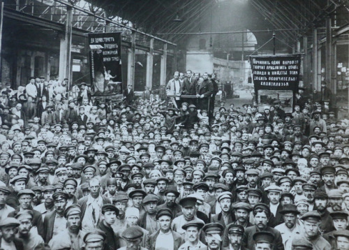 greatwar-1914:March 8, 1917 - 100,000 Workers on Strike in Petrograd, Citizens Join Munitions Makers