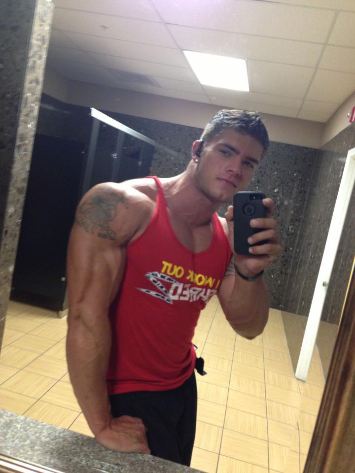 dirtyrabbithole:  Follow both of my blogs @ http://furrytrade.tumblr.com/ &amp;
