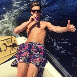 male-celebs-naked:  Caspar Lee