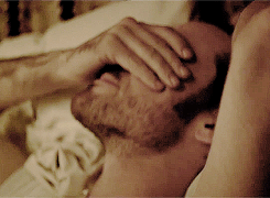 captainswansource:  Something about this is so sexy and should be on everyone’s