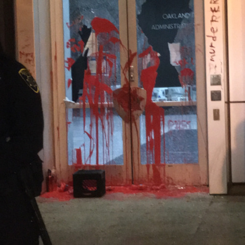 9 July 2016 - Vandalism of Oakland Police Department during an anti-cop protest following the police