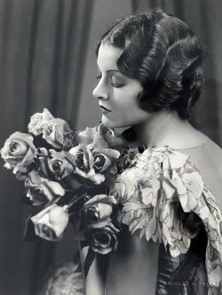 the-myrna-loy-blog: Myrna Loy, 1930s, photo by Charles B. Bullock
