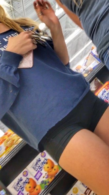 school-voyeur:More tight ass