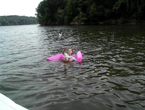 awesomebimbo: luisflakis:  Ufffffff Let’s do it in the water #Gabrielitits Montserratits  The real pierced tattooed fuck doll with huge boobs: fnchen.tumblr.com 