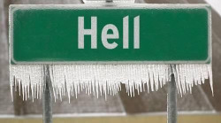 florecimiento:  the—modern—leper:  feeling-gay:  Michigan, the only place where Hell actually freezes over.  bahahahahahahahahahaha Michigan humor  