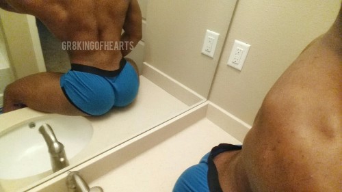 mrthickbubble:  gr8kingofhearts:  gr8kingofhearts  😩😩