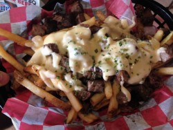 food-porn-diary:  Brisket Smothered Fries