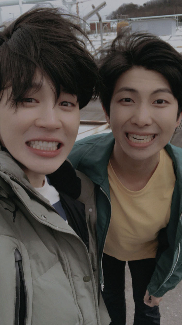 locksbangtan:    like or reblog if u save  
