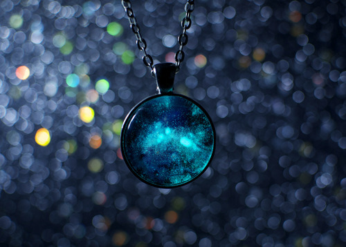 zodiacsociety:  ZODIACSOCIETY GIVEAWAY!! My ‘special edition’ FIFTH giveaway is finally here!! There will be two prizes!! Yay!  The second prize will be a handmade glow-in-the-dark nebula necklace courtesy of glowwormshop!! [This is a handmade glow-in-the