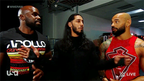 mith-gifs-wrestling:Mustafa Ali rocking the “Steve-Jobs-esque low-key mastermind” look early on in