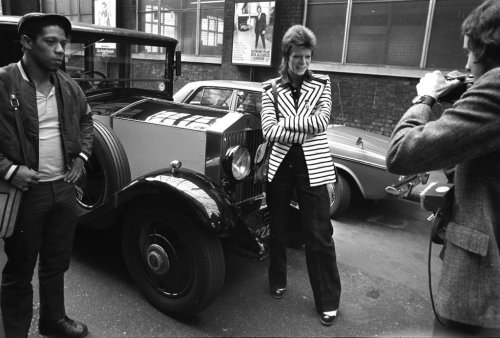  David Bowie at King’s Cross station before leaving London for Aberdeen with the Spiders, May 15, 19