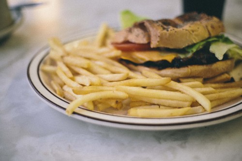 dinerporn:  dinerporn:  Bendix Diner in Hasbrouck Heights, NJ The Bendix Diner has a lot to brag about considering it’s wedged in the middle of a highway.  Built between Route 17 North and South, the building is a perfect representation of the Art