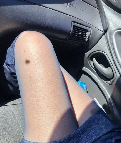 transparentfantasy:My legs are glowing blue!!!!