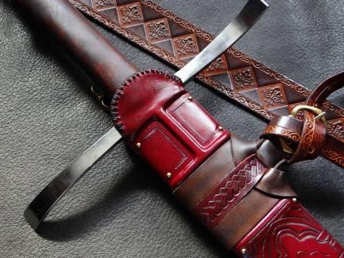 Commissioned 15th century scabbard for the Albion Munich sword.