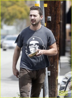 celebrtybulges:  Shia Labeouf free balling