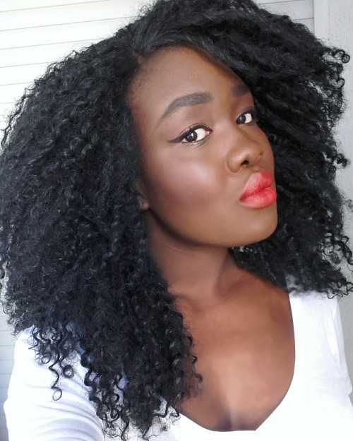 darkchocolate-creature:  islandgyalsunited:  darkchocolate-creature:  blackfeen:  darkchocolate-creature:  bluestrawberriesandchampagne:  darkchocolate-creature:  Because Monday  Giiirrllllll you are on FIRE!!!!!!!!!  Thanks babes! 😁😚  Melanin 😍