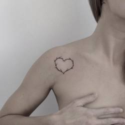 Heart Tattoo Artist: Shpadyreva Julia 💗Tattooer and artist💗 💗Based in Moscow💗