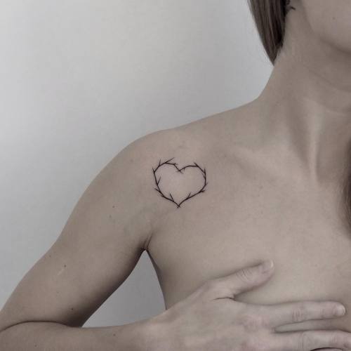 Heart Tattoo Artist: Shpadyreva Julia Tattooer and artist Based in Moscow 