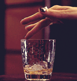 Magnus Hands In 2x13, Aka A R T.